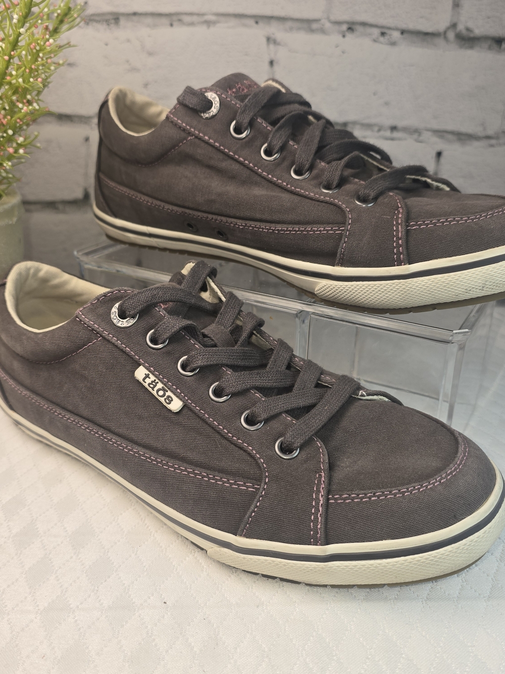 TAOS MOC STAR CANVAS SNEAKERS GRAPHITE DISTRESSED PREPPY YACHT CLUB WOMENS 8.5